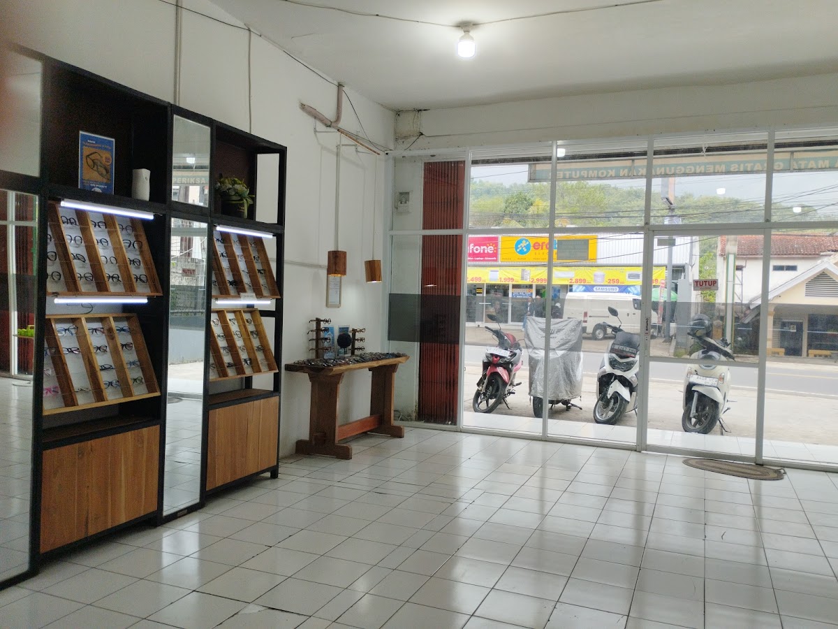 Optik B. Riski Cibadak